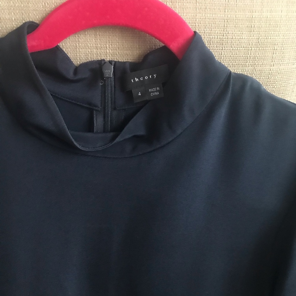 Dresses - Picture 3 of 4